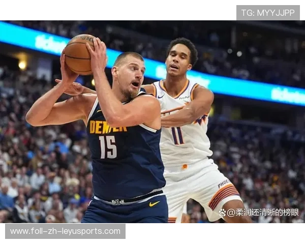 约基奇一人牵制两名防守并成功助攻爆扣，掘金掌控比赛